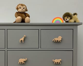 Safari animal dresser knob for nursery, drawer pull handle for kids room. Giraffe Lion Elephant Hippo Monkey Cheetah Crocodile Rhino Jungle