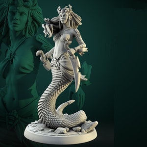 Haga Naga Femmina / Miniatura stampata in 3D / Griglia da 25 mm / Miniatura fantasy / Base personalizzata / Con licenza WWT