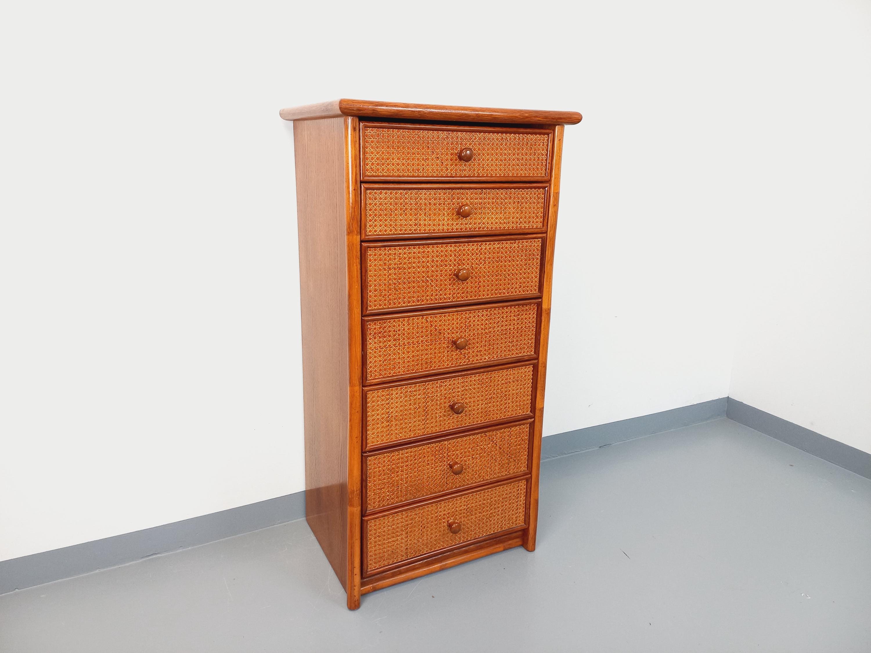 Commode Chiffonnier Semainier Vintage En Rotin, Bois Et Cannage Des Années 70