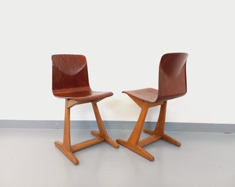 Paar Vintage ASS Schulmöbel Pagholz Thur-Op-Seat Designstühle aus Bugholz und Buche aus den 60er Jahren