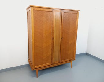 Armadio vintage in rovere degli anni '60