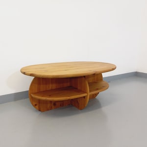 Vintage oval modernist coffee table in solid pine from the 70s 80s