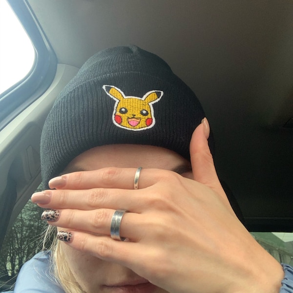 Pikachu de Pokemon Beanie/Hat - Plush/Plushie Beanie, Anime Accessoire, Pour lui, Pour elle, Idée cadeau d'anniversaire