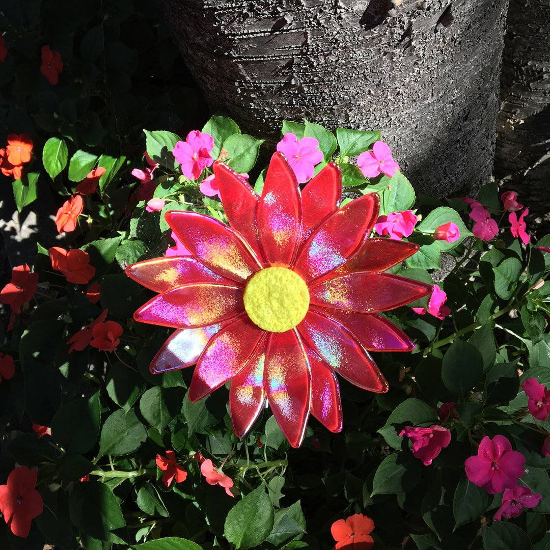 Red Daisy 6" | Fused Glass Flower | Garden Art | 3-D Glass Art ...