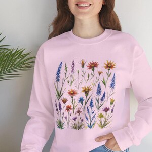 Cozy Botanical Wildflower Sweatshirt, Soft Vintage Floral Crewneck, Nature inspired Cottagecore Pullover, Gift for Her or Gardener, flowers