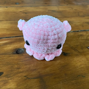 Animale di peluche di coccole di pesce