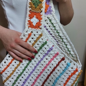 Handmade Crochet Tote Bag with Colorful Motifs – Large Capacity Shoulder Bag, Lightweight Boho Purse for Women, Summer & Beach Bag