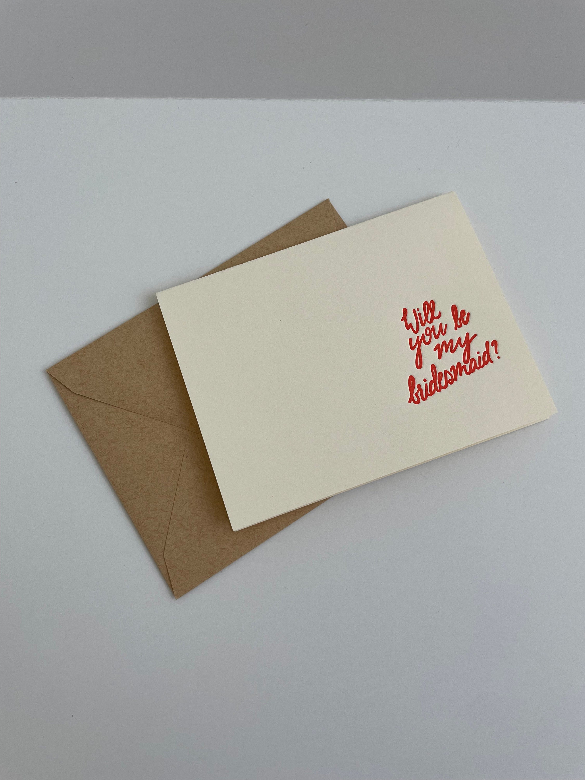 Serez-vous ma demoiselle d'honneur - Carte de voeux imprimée en typographie avec enveloppe
