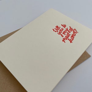 ¿Serás mi dama de honor? Tarjeta de felicitación impresa con tipografía y sobre