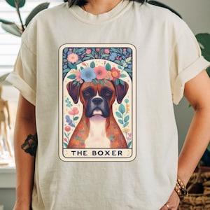 Das Boxer-Tarot-Karten-Shirt, süße florale Cottagecore-Boxer-Hunde-Mama-Shirts, Hundeliebhaber-Tshirt, Comfort Colors-Geschenk