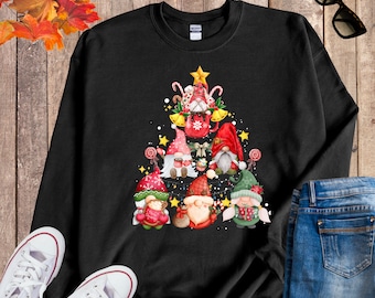 Christmas Gnomes Sweatshirts Santa Gnome Sweatshirt Christmas Tree Winter Pullover Cute Gnomes Shirt Holiday Top Gifts for Boyfriend Mom