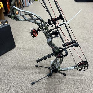 Carbon Zion/ Icon bow stand.