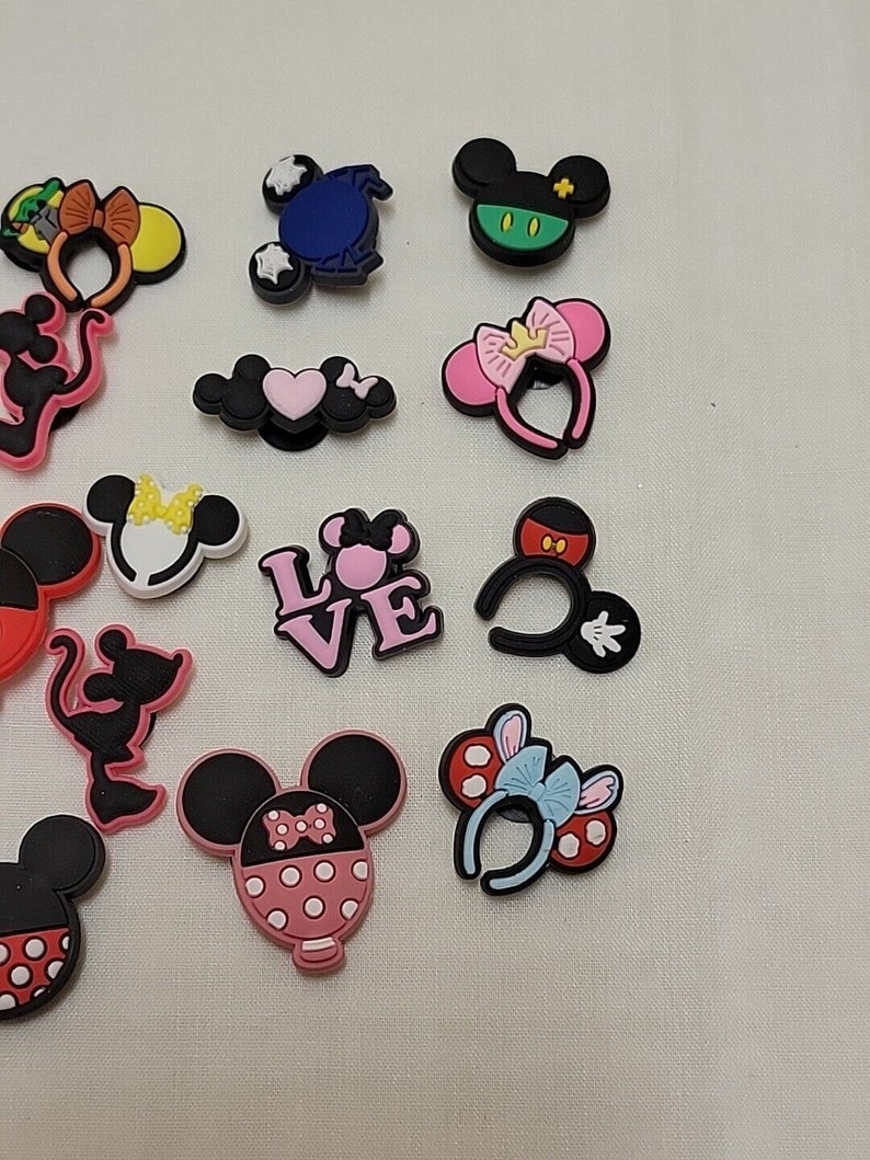 Disney Mickie & Minnie Mouse Character Shoe Charms Baby Yoda Lot of 25 image 4