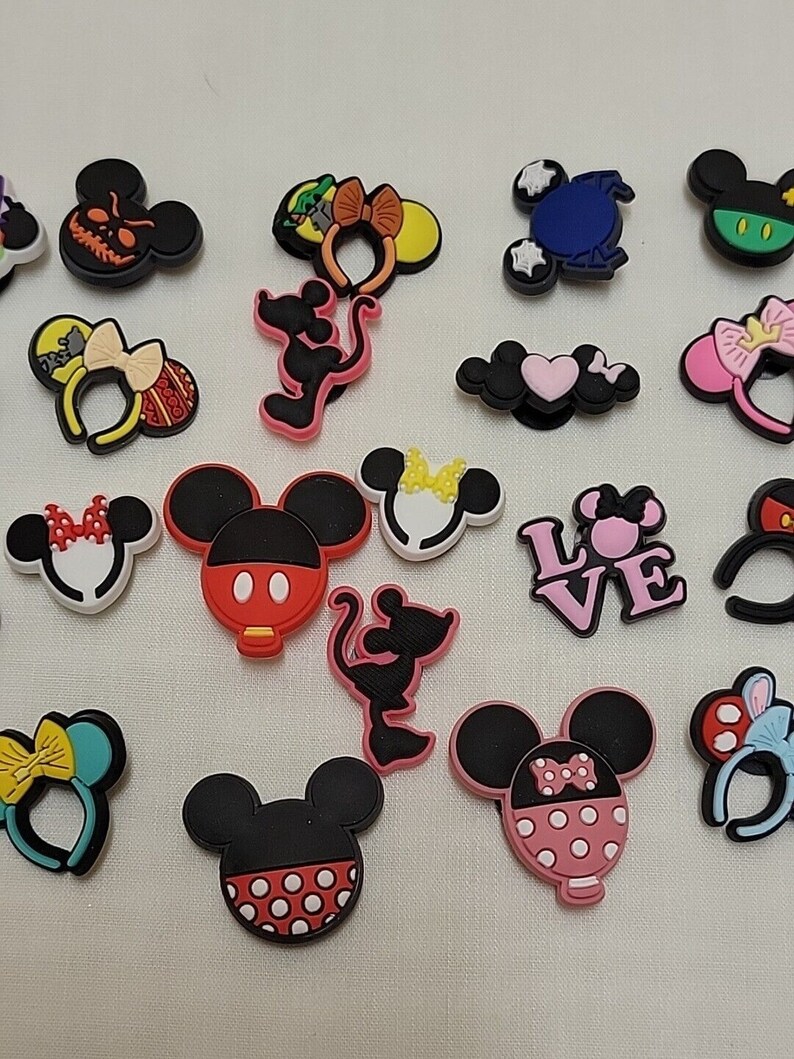 Disney Mickie & Minnie Mouse Character Shoe Charms Baby Yoda Lot of 25 image 3