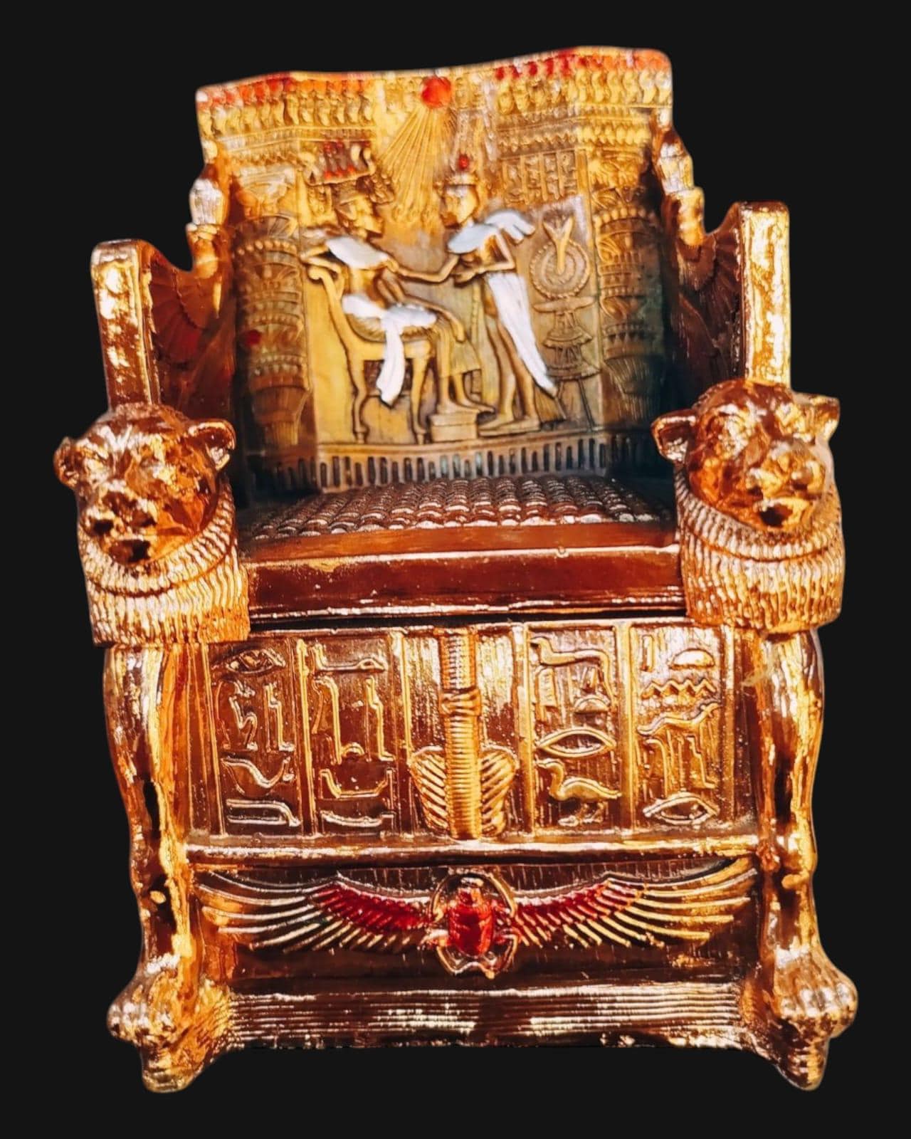 豪華なアンティーク古代エジプト王室の椅子、黄金のファラオの玉座の