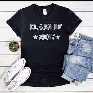 Cute Class of 2037 Shirt, Graduating class of 2037, Growing into grad Shirt, Grad Gift, First Day of School, Class of 2037 t-shirt, Kids tee