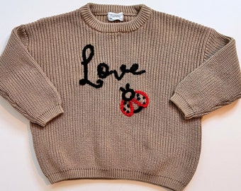 Valentinstag Hand bestickt Baby und Kleinkind Pullover|Love Bug|Baumwolle Crewneck|Baby Shower Geschenk|Valentinsgeschenk