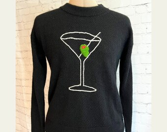 Handbestickter Pullover mit Rundhalsausschnitt für Damen|Martini und Prost!|Alpakawolle|Pullover mit lockerer Passform