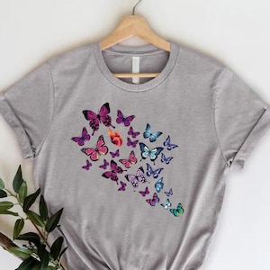 Butterflies T-shirt for Women, Cute Trendy Butterfly Gift, Butterflies Shirt for Girls,Butterfly Lover Collage Tee,Girl Friends Beach Summer