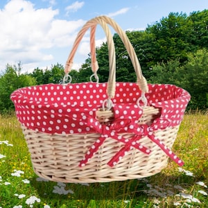 Retro-Chic Picnic Basket