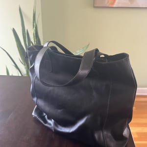 Bolso de piel negro