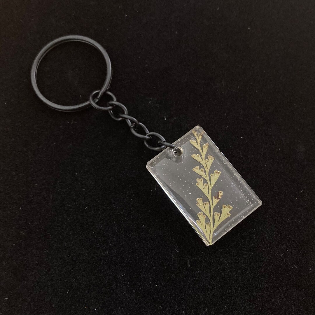 Pressed Powder On Key Chain Pressed Leaf Resin Keychain - Black Hardware - Etsy