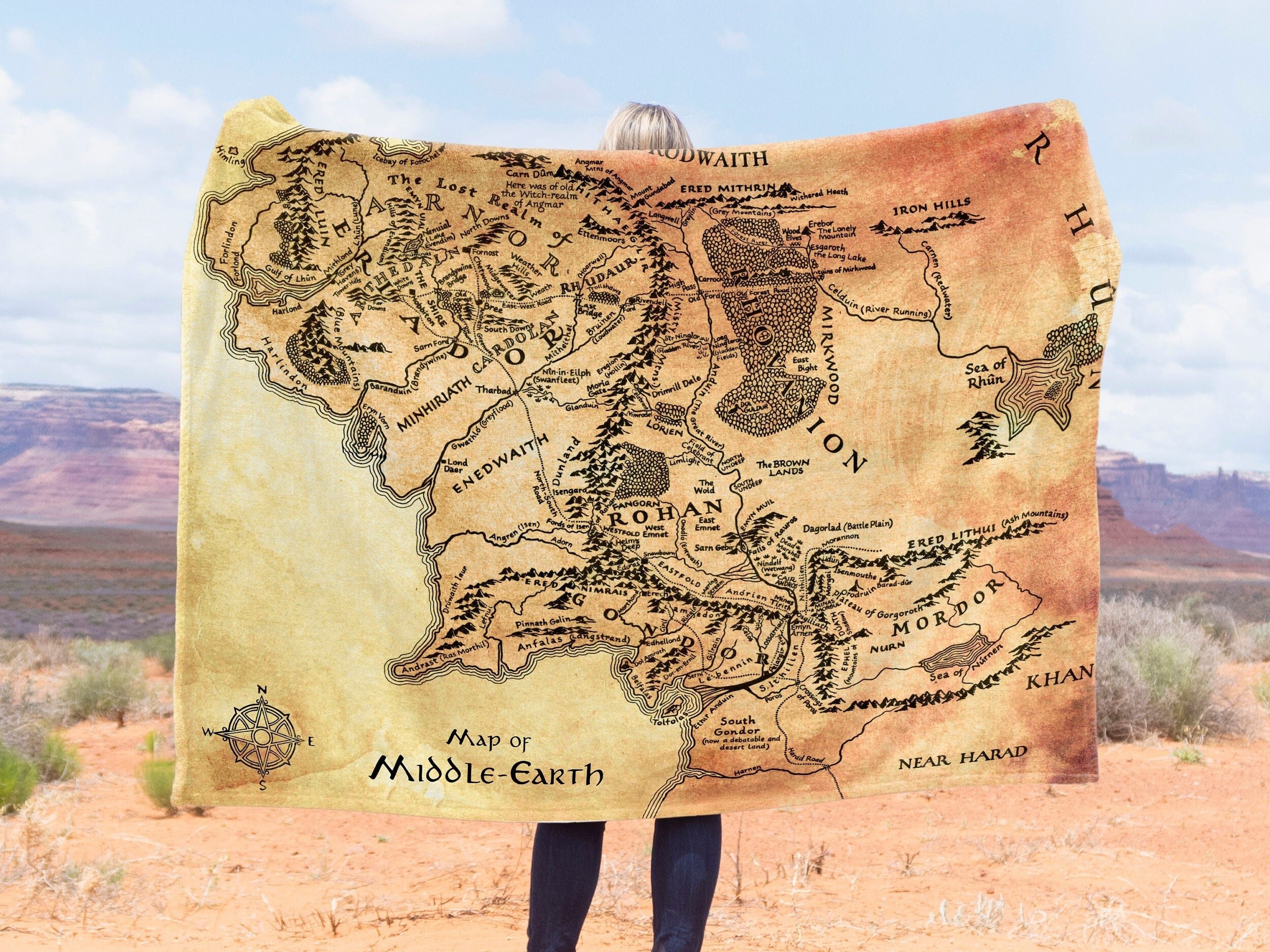 The Lord of the Rings Map of Middle Earth Sherpa Blanket – Warner Bros. Shop