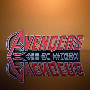 Logotipo 3D de Vingadores: Era de Ultron para exibição