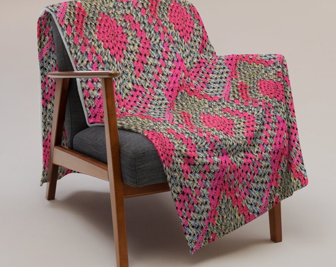 Unique Winter Throw, Cozy Holiday Gift in Multicolor Pink Crochet Design, Luxury Home Gift – Perfect for Chilly Nights