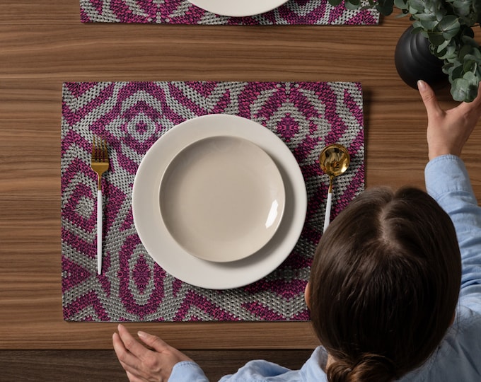 Spring Table Linen Placemats, Set of 4 Crochet Design Mats, Tabletop Protection Cover & Place Setting Decor for Chic Dining Washable Accents