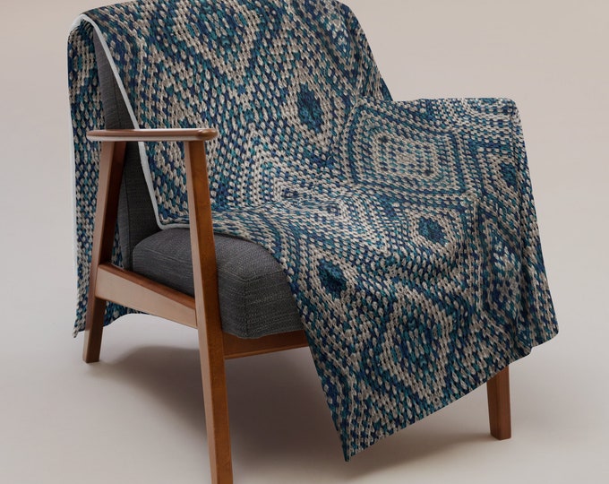 Perfect Holiday Gift, Crochet Design Throw in Blue Pearls, Cozy Winter Blanket, Luxury Home Gift – Ideal for Snuggling