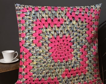 Almofada decorativa premium com detalhes em design de crochê para decoração de casa e pátio, padrões de crochê rosa e brilhantes