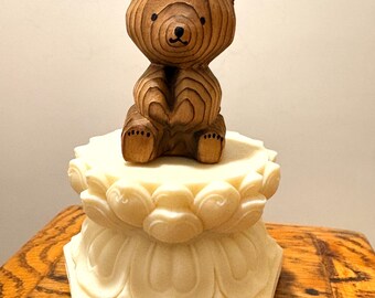 Vintage Ainu Wood-Carved Bear – Traditional Hokkaido Handicraft Including the Lotus Base
