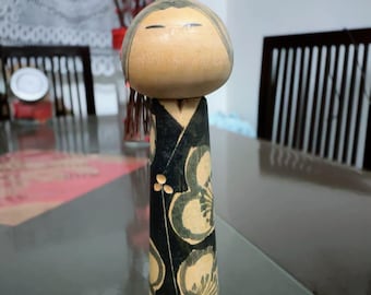 Rare Vintage Kokeshi Doll by Issetsu Kuribayashi 栗林一雪 Japanese Wooden Figurine