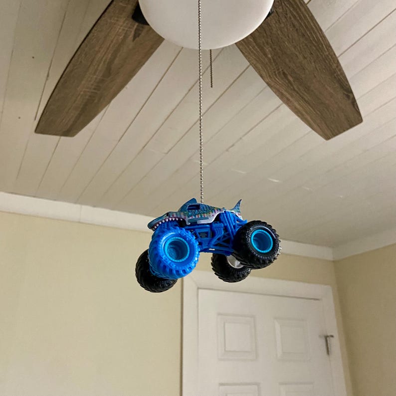 Megalodon, Fan Pull, Light Chain Pull, Monster Truck Bild 3