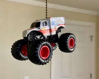 Jambulance, Ambulance, Fan Pull, Light Chain Pull, Monster Truck