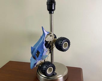 Megalodon, Monster Truck Lamp