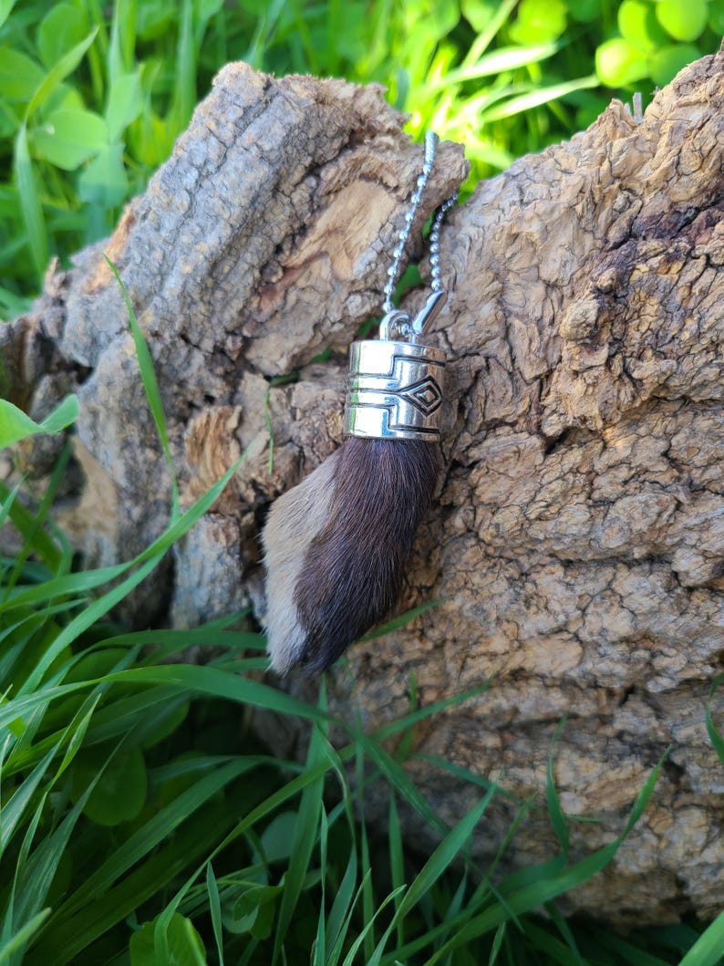 Authentic Rabbit Foot Keychain: Handcrafted Lucky Charm with Natural Fur image 3