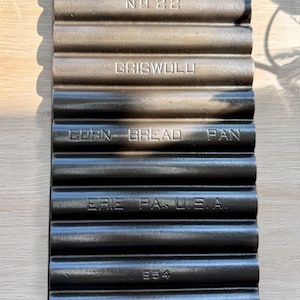 Griswold No. 22 Cast Iron Corn Bread Pan 954.