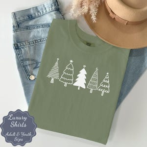 Christmas Tree Graphic T-Shirt: Festive Holiday Outfit
