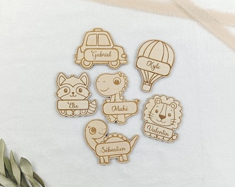 Marque place enfant personnalisé en bois, porte nom table mariage baptême anniversaire
