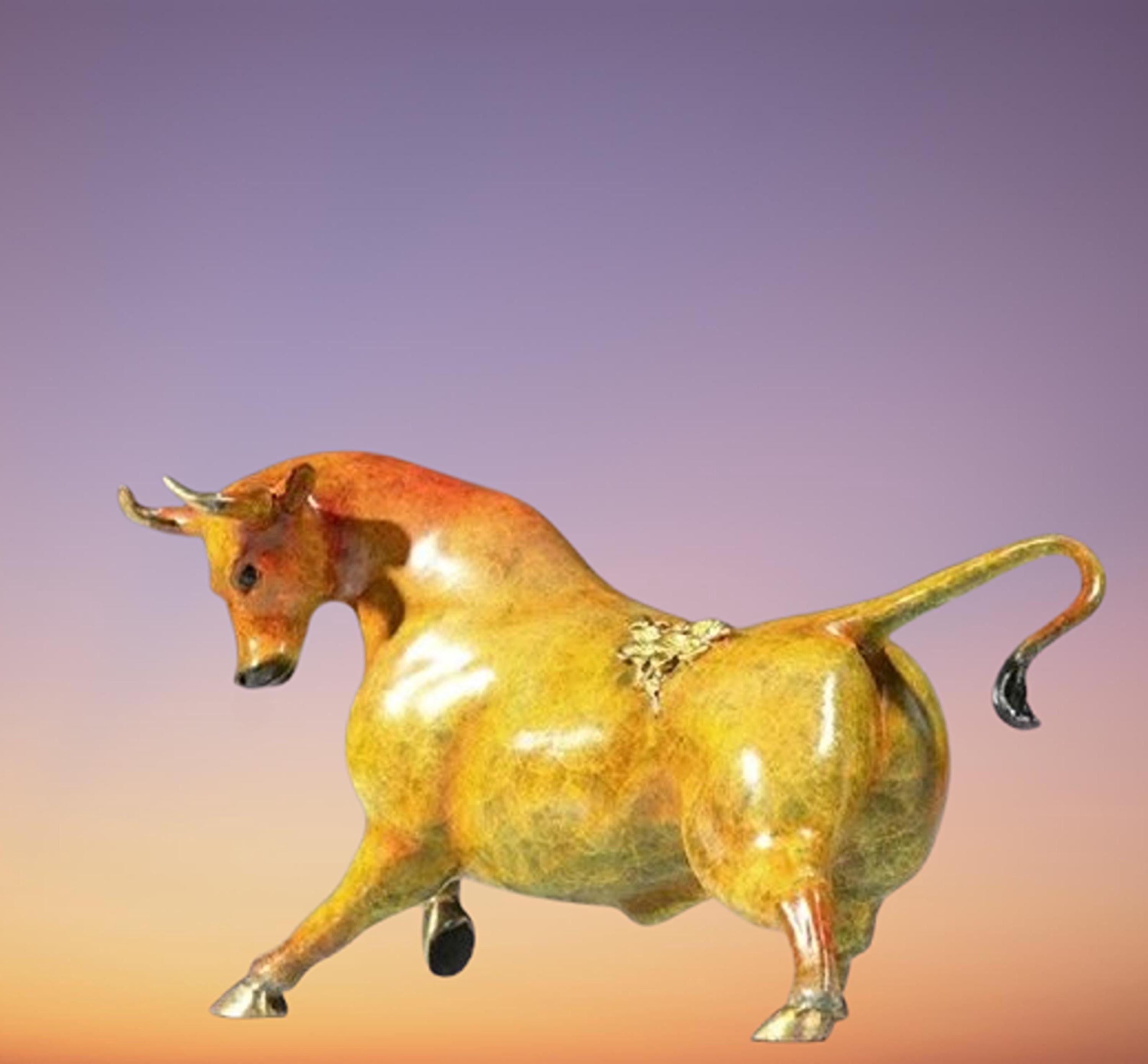 Bronze Golden Bull Sculpture | Lost-wax Cast Colossus Statue ...