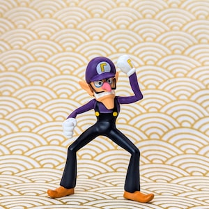 Nintendo Waluigi – Super Mario Bros Japan Import | Authentisches Lizenz Sammlerstück | Waluigi Spielzeug | Gamer Geschenk