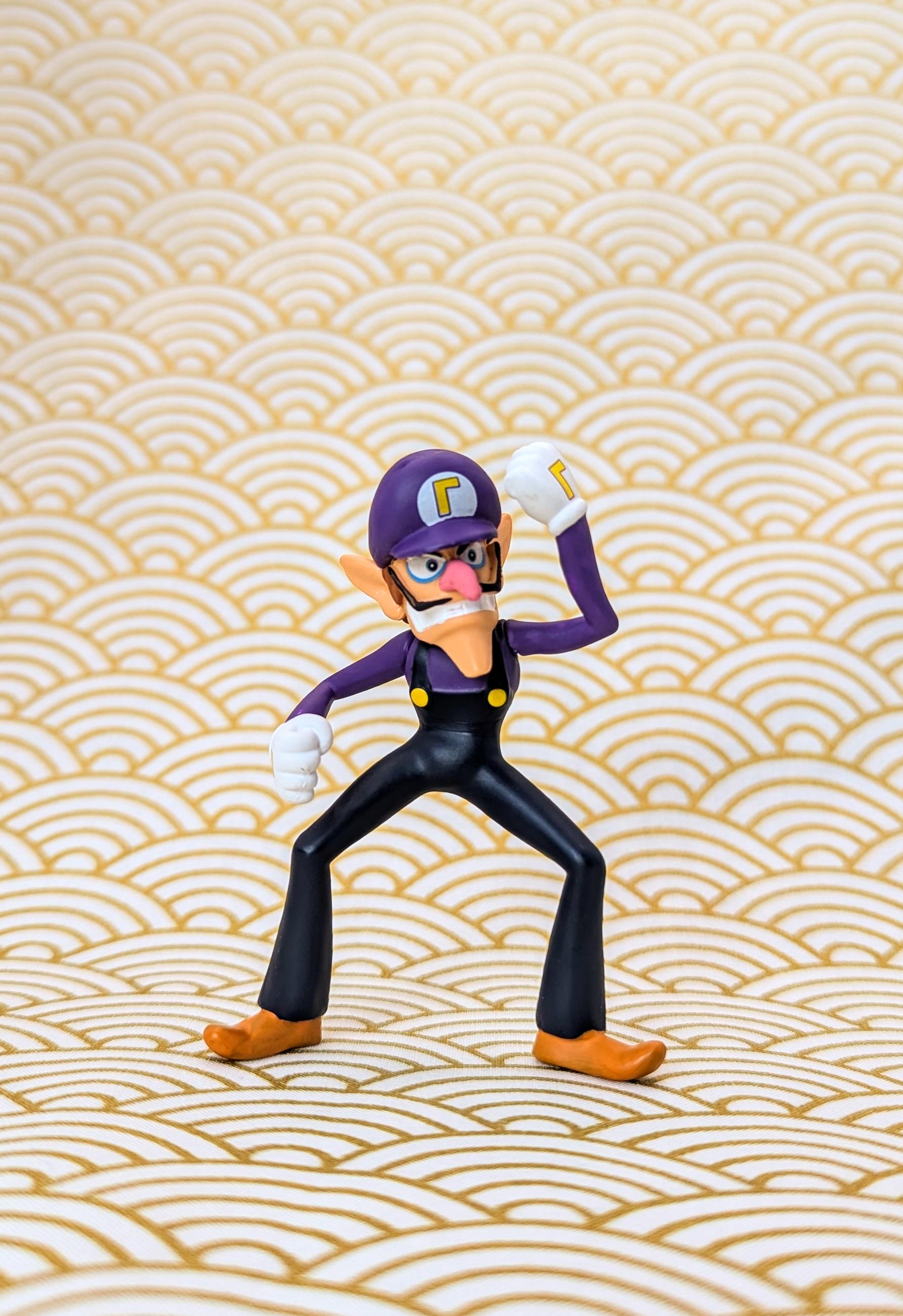 Waluigi figure - Etsy 日本