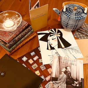 Landhaus Murder Mystery Game in einem Umschlag: Murder at Pettifog Hall. Weihnachtsgeschenk, Geburtstagsgeschenk, einzigartiges Geschenk, Valentinsgeschenk