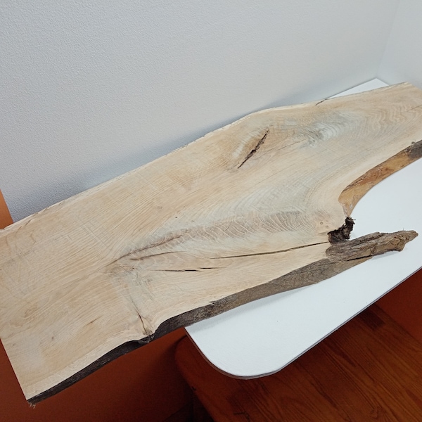 Recycled oak wood board Reclaim wood Second use Old wood board Chopping board Serving board