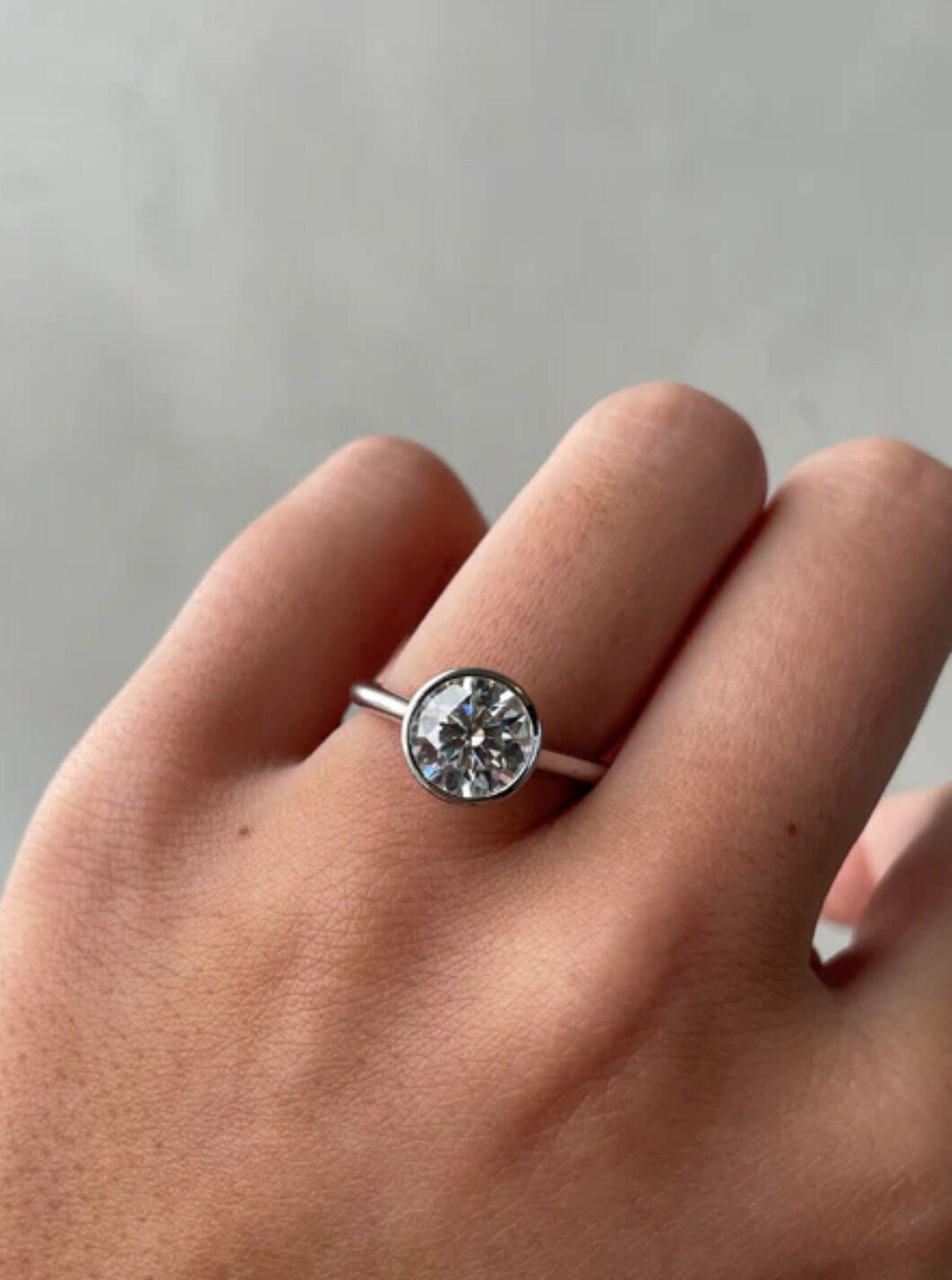 1.00 To 5.00 CT Round Cut Moisssanite Bezel Set Solitaire Ring, Moissanite Engagement Ring, Women's Daily Wear Type Ring in Sterling Silver.