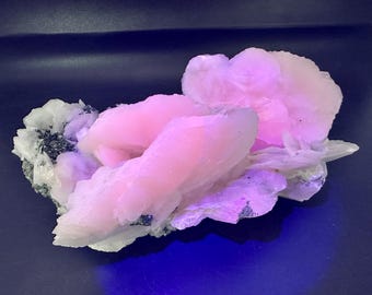 Wonderful,Collection Mangano Calcite wings on Chlorite matrix,FromBorieva mine,Madan,Bulgaria,natural mineral specimen,home decor crystal