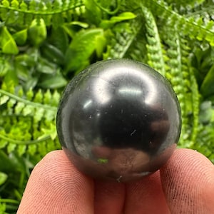Shungite Sphere 3cm.Shungite Crystal Sphere,Healing Crystal,Highly Energetic Metaphysical,EMF Protection,Polished Sphere,5G Protection