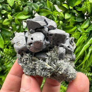 ブルガリアのボリエヴァ鉱山産の素晴らしい光沢のある方鉛鉱石クォーツ、天然鉱物、コレクション標本、珍しい水晶、ギフト、家の装飾石、コレクション